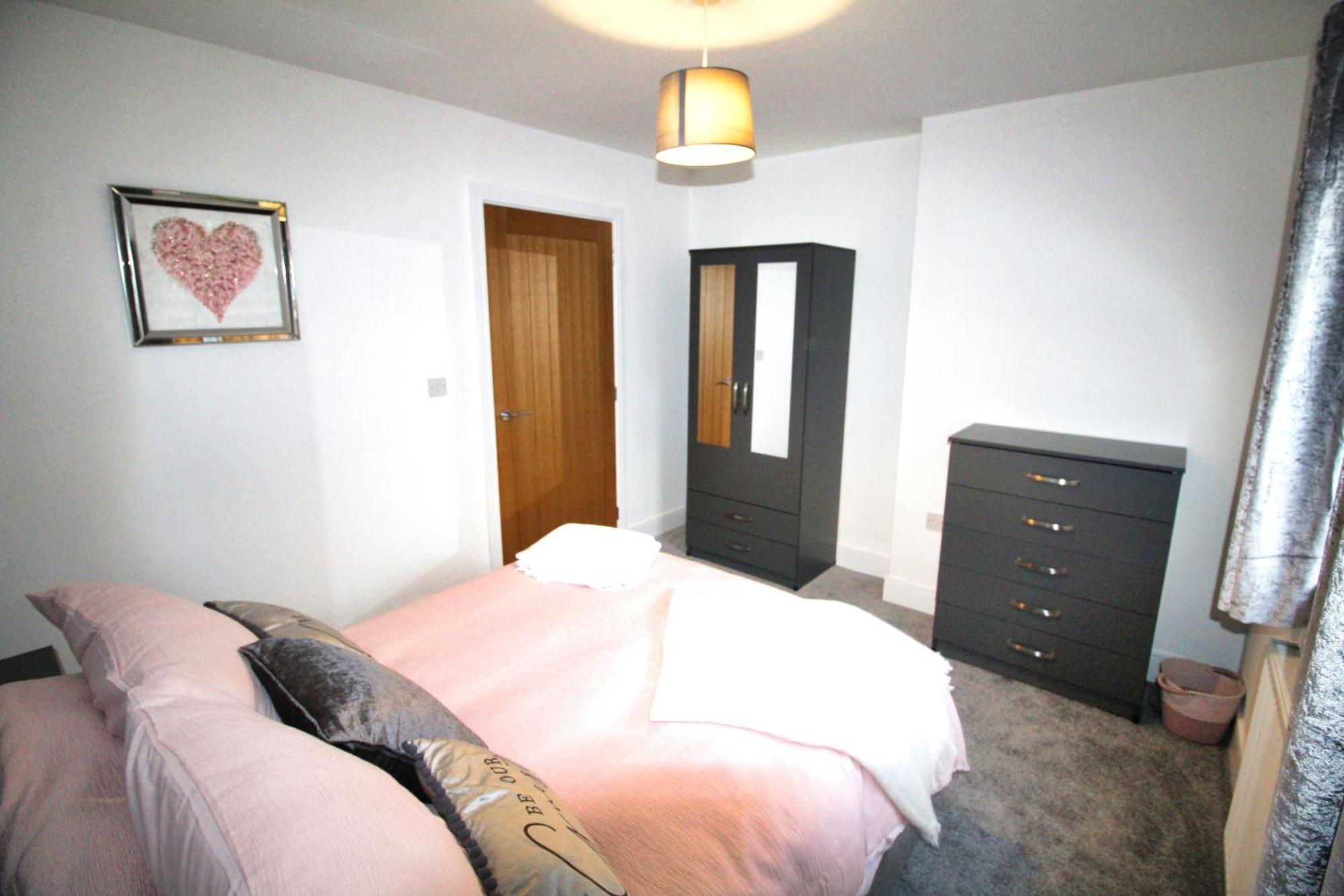 Rotherham - Rawmarsh - Great Customer Feedback - 2 Bed Bungalow - New Build - High End Furnishings - Wheel Chair Accessible - Large Enclosed Garden - Dog Friendly Екстериор снимка