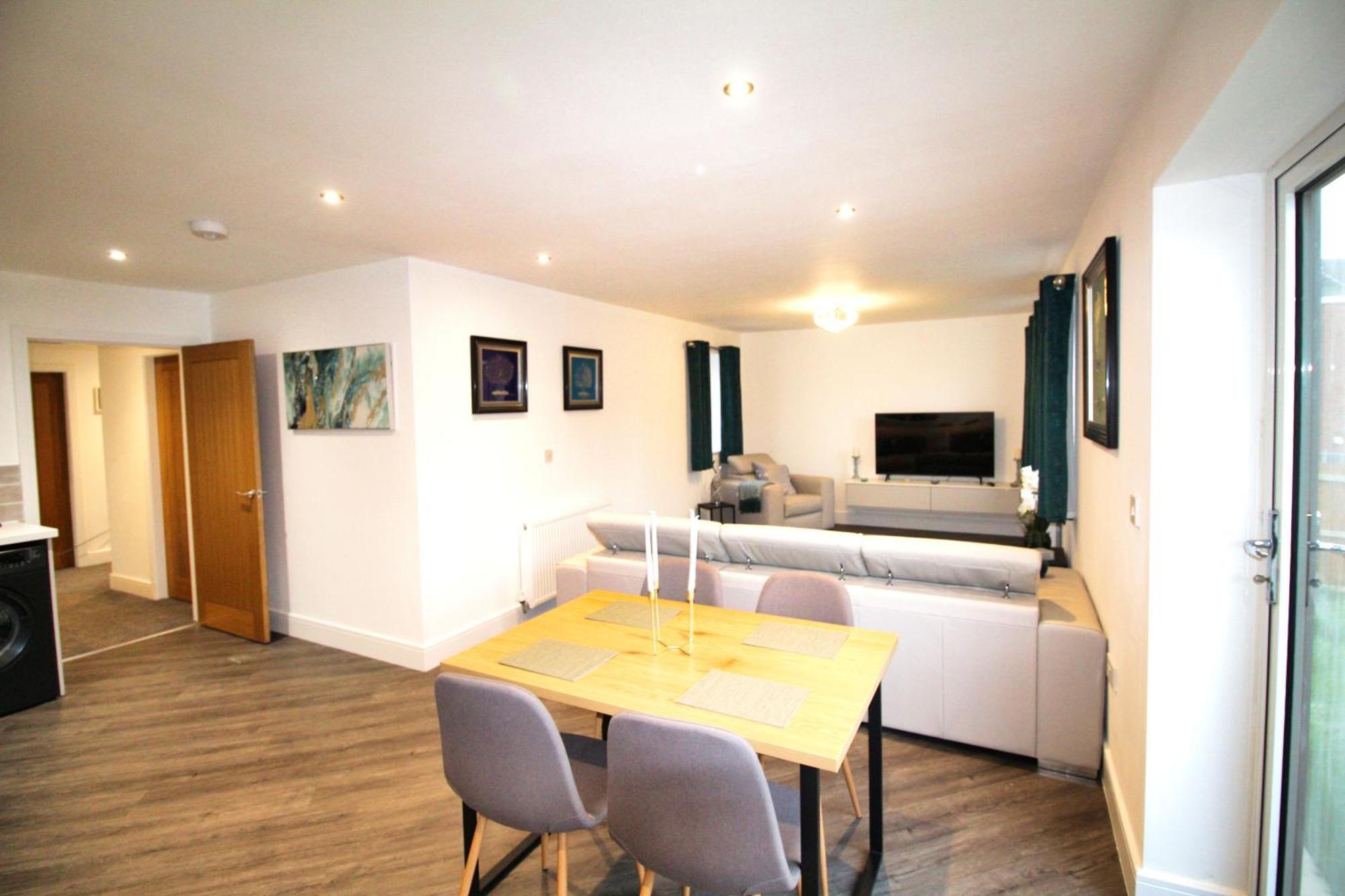 Rotherham - Rawmarsh - Great Customer Feedback - 2 Bed Bungalow - New Build - High End Furnishings - Wheel Chair Accessible - Large Enclosed Garden - Dog Friendly Екстериор снимка