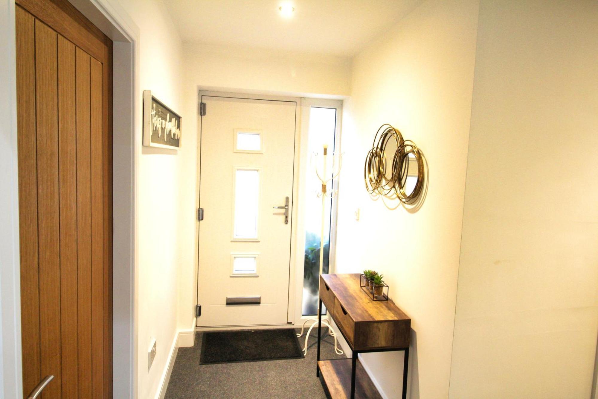 Rotherham - Rawmarsh - Great Customer Feedback - 2 Bed Bungalow - New Build - High End Furnishings - Wheel Chair Accessible - Large Enclosed Garden - Dog Friendly Екстериор снимка